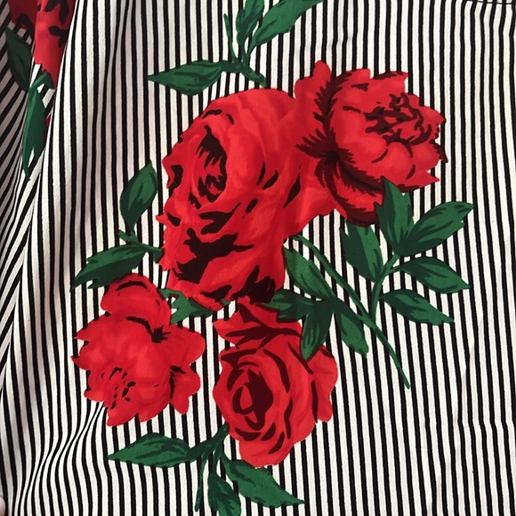 Indulge Black/White Rose Striped Blouse with Bell Sleeves and Key Hole Back 2X - Picture 5 of 11